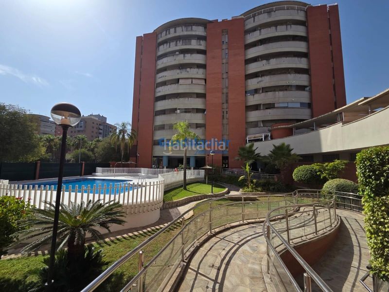 Foto 354ad136-4115-4943-9cdd-4a632c3e5aba. Pis amb aparcament piscina a Bellavista Sevilla