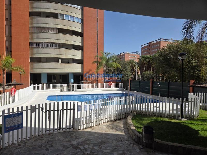Foto 49bebb0f-1b62-4710-9ab3-3ab0baadf72b. Pis amb aparcament piscina a Bellavista Sevilla