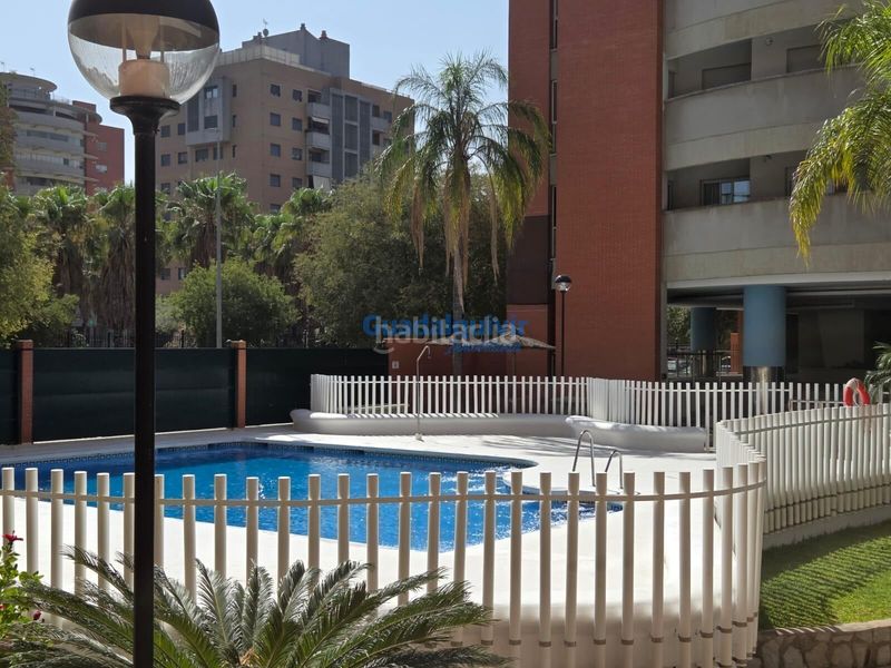 Foto 7c78e909-5f3e-4fdc-ba80-4e8b2bc2bd2d. Pis amb aparcament piscina a Bellavista Sevilla