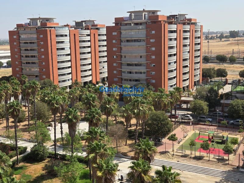 Foto 45983275-230b-4d6d-9bb7-11645c7a14e0. Pis amb calefacció aparcament piscina a Bellavista Sevilla