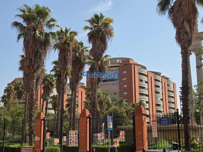 Foto ee12f595-8fc5-406e-b79a-2af8043563a3. Pis amb calefacció aparcament piscina a Bellavista Sevilla