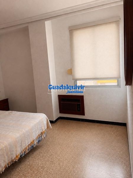 Foto 954eed13-c4a7-4a0d-bc7f-00d6a697e513. Piso  junto al edificio viapol de 3 dormitorios con garaje. en Sevilla