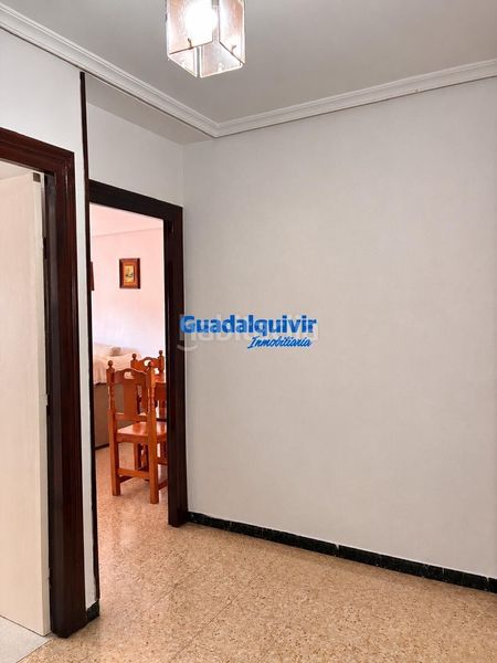 Foto c3c36600-4b91-4ae6-a39d-8d41c0e57c57. Piso  junto al edificio viapol de 3 dormitorios con garaje. en Sevilla