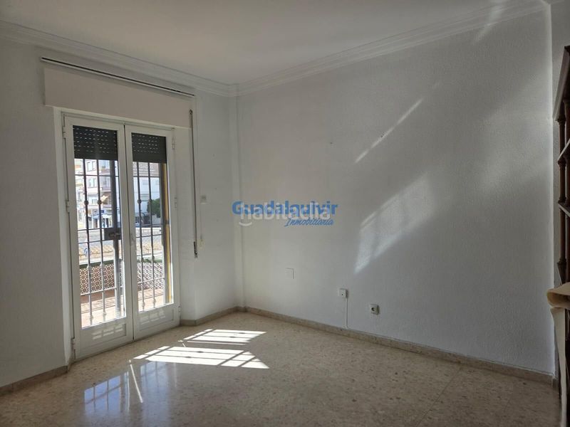 Foto 2b0135e7-def4-4ce1-8671-281e3ce36877. Rent flat in La Buhaira Sevilla
