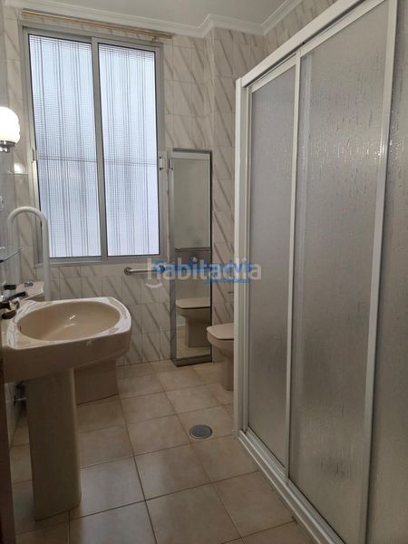 Foto 835a476e-d215-40cf-b50a-d0c7b76488e6. Rent flat in La Buhaira Sevilla