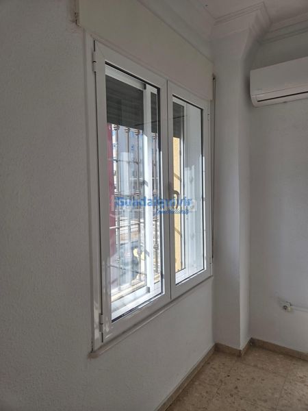 Foto 8d2a352c-009e-4c02-97e0-c3a42c9899b9. Rent flat in La Buhaira Sevilla