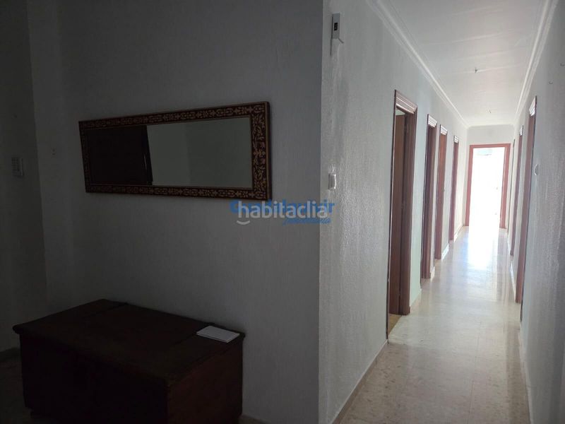 Foto ab2023cb-b51e-4241-9228-8146cef143db. Rent flat in La Buhaira Sevilla