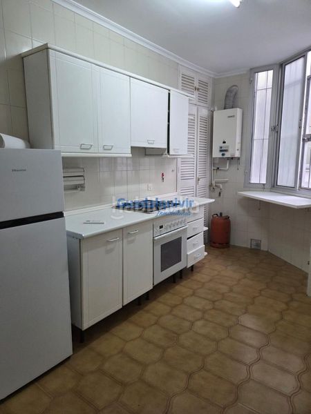 Foto ea8bf8bf-97d9-49c8-b7ee-ff6e29c1a62d. Rent flat in La Buhaira Sevilla