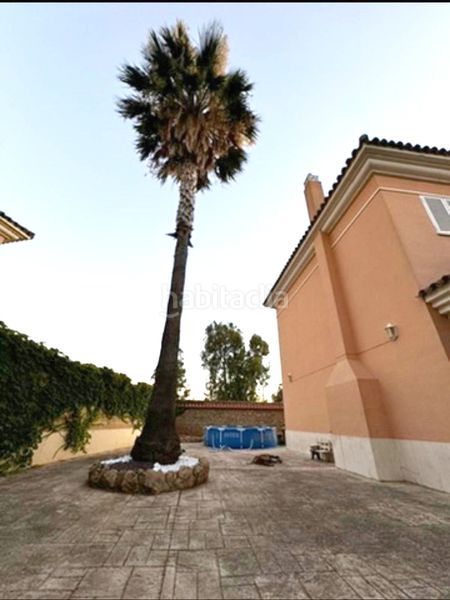 Foto 43cdd73d-3161-45f5-9137-a2a517f3ab33. Chalet avec parking dans Olivar de Quintos Montequinto