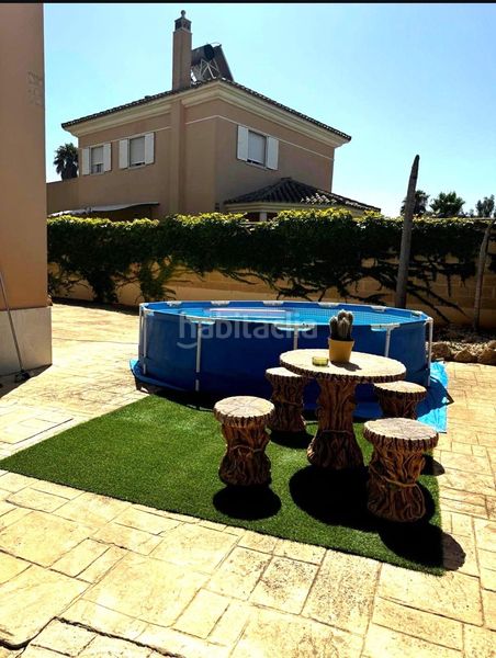 Foto d2d8c50e-970a-41ac-8cce-413245be1c73. Chalet avec parking dans Olivar de Quintos Montequinto
