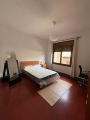 Rent Flat in El Sucre-El Nadal. Pis 4 habitacions dobles. estudiants
