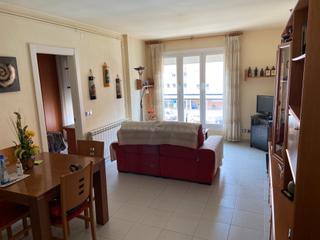 Rent Flat in Nord. Pis moblat per lloguer temporada disponible 1 de juliol.