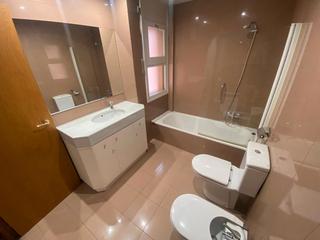 Lloguer Pis  Carrer de jaume i el conqueridor 32. Es lloga habitació estudiants!