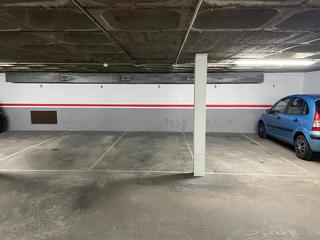Parking coche  Carrer del bisbe torras i bages. Bona plaa d'aparcament al centre en venda! oportunitat!