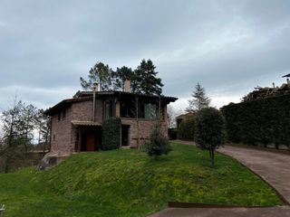 House in Vilanova de Sau. Si t'agrada la natura aquesta casa-masia t'enamorarà. gran oport