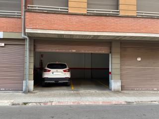 Autoparkplatz  Carrer del comtat d'osona. Plaça d'aparcament en planta baixa. oportunitat!