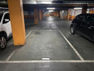 Parking coche en Passatge pla del remei 2. Molt econmic i bona plaa d'aparcament al prquing del vic2