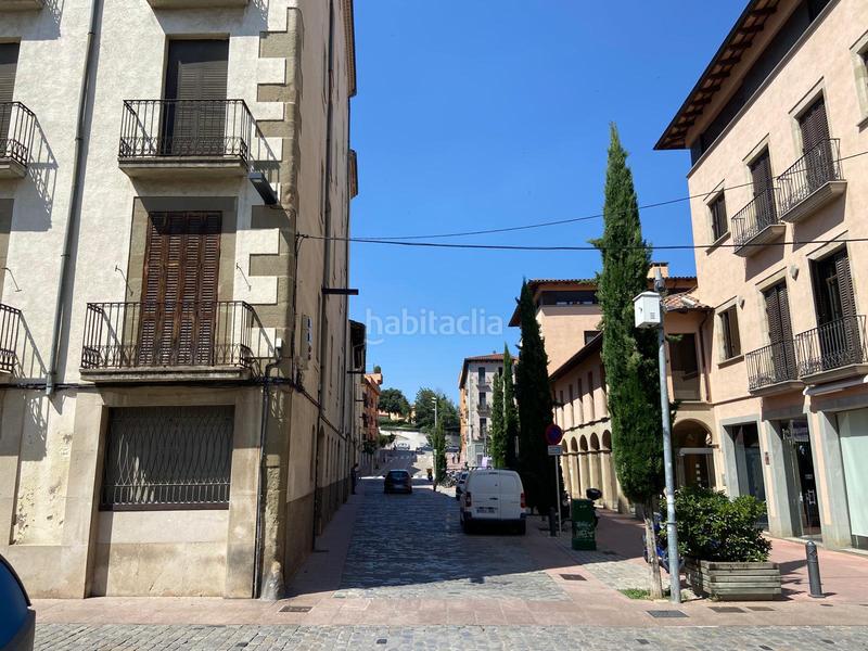 Foto e4426c36-700c-4d5e-bbe2-56cce1e145f5. Affitto locale commerciale con riscaldamento in Centre Vic