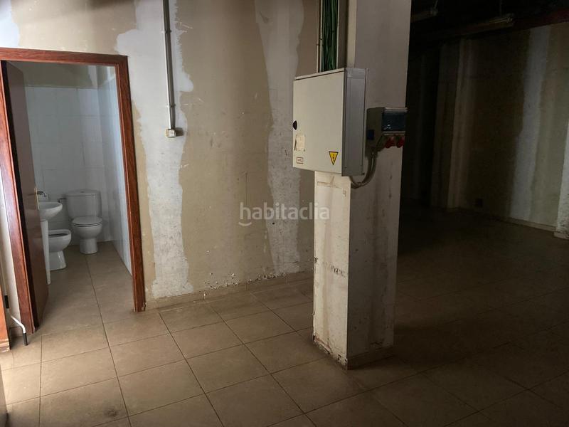 Foto 0d69ef75-fcb9-407f-862a-4414420f8567. Location local commercial avec chauffage dans Centre Vic