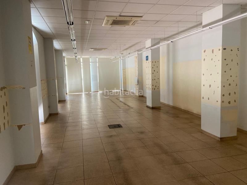 Foto 96d0688f-a54d-403b-bf57-c60d594fcac6. Location local commercial avec chauffage dans Centre Vic