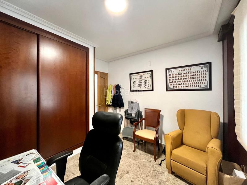 Foto aeec5035-1251-4d4b-9a6d-d9d86dcffd07. Casa pareada unifamiliar zona puerta toledo en La Guija Ciudad Real