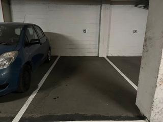 Aparcament cotxe a El Perchel. Gran plaza de garaje en calle altagracia