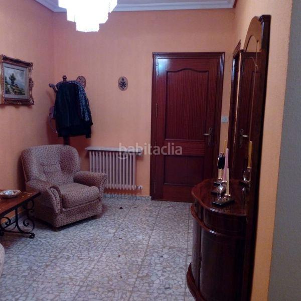 Foto 17cceaf9-d0f0-4f4a-a3ce-9233b2ddfd41. Xalet a Miguelturra