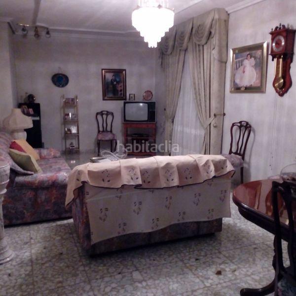 Foto d8b3eaad-8195-4f2d-94c3-c7b2496da763. Xalet a Miguelturra