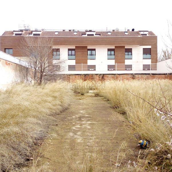 Foto ab7201ab-398a-4511-a1d0-14fc76e05940. Terreny residencial a calle juan de vilaseca 9 a Ciudad Real