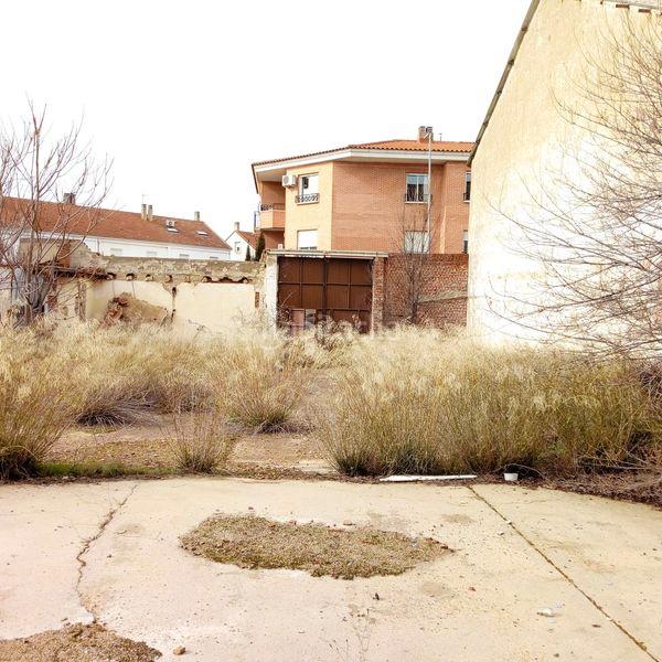 Foto f2a5f4e7-a8f6-4f13-b46a-aaca9c89e80c. Terreny residencial a calle juan de vilaseca 9 a Ciudad Real