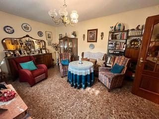 Casa  Adolfo suárez. Casa adosada en venta en el corazón de la ciudad