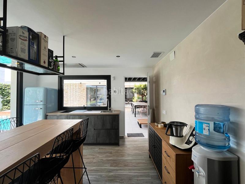 Foto 16575ed2-96cc-4b6e-b66d-9569cf783400. Xalet amb calefacció aparcament piscina a Poblete