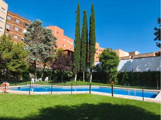 Etagenwohnung  Ronda de alarcos. Piso en el centro con piscina y opcin de garaje
