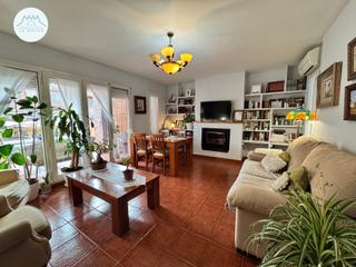 Maison jumelée à Larache. Adosado en urbanización las norias de miguelturra