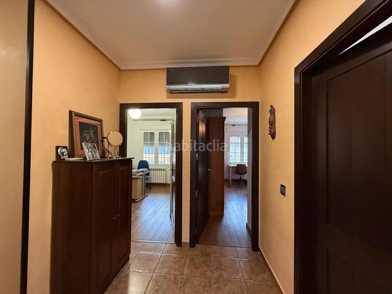 Foto 9c5cd0ad-900c-470e-b6a7-92d5ed154d7a. Chalet avec chauffage parking piscine dans Los Rosales Ciudad Real