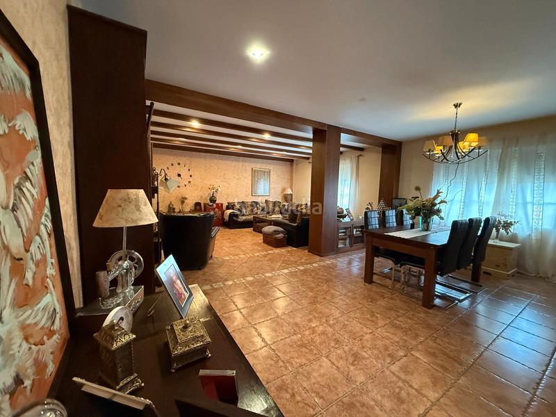 Foto f23d75e2-dedd-4375-a96c-6470a7f81340. Chalet avec chauffage parking piscine dans Los Rosales Ciudad Real