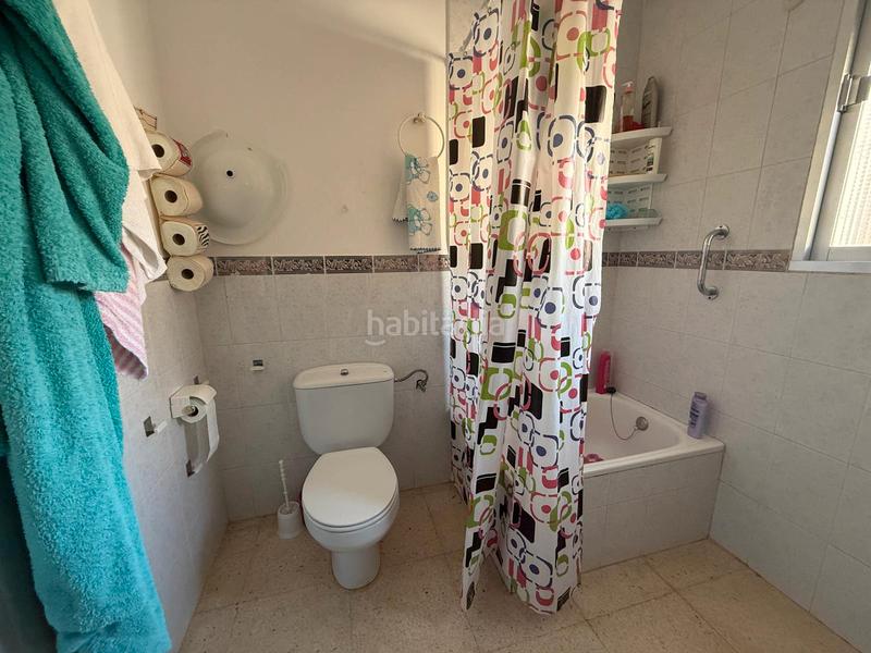 Foto d85b0819-04ab-4d9f-82f7-fcfb4efd5c85. Casa a schiera con camino parcheggio in Caracuel de Calatrava