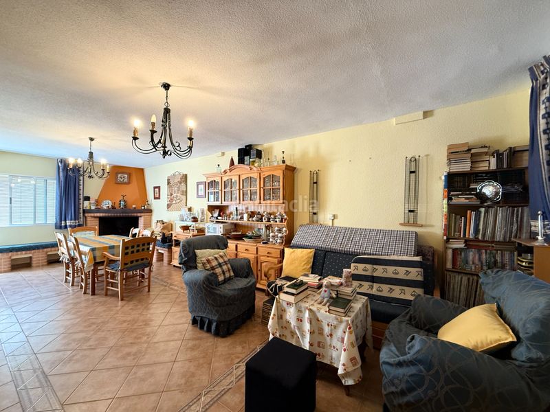 Foto 283b8f27-8e88-4644-a765-63f9b1a2980b. Casa adossada amb calefacció aparcament a Los Rosales Ciudad Real