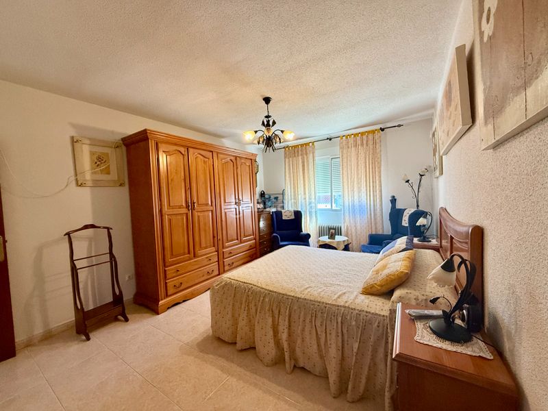 Foto c19ded60-6f87-4f38-ab79-774554598baa. Casa adossada amb calefacció aparcament a Los Rosales Ciudad Real