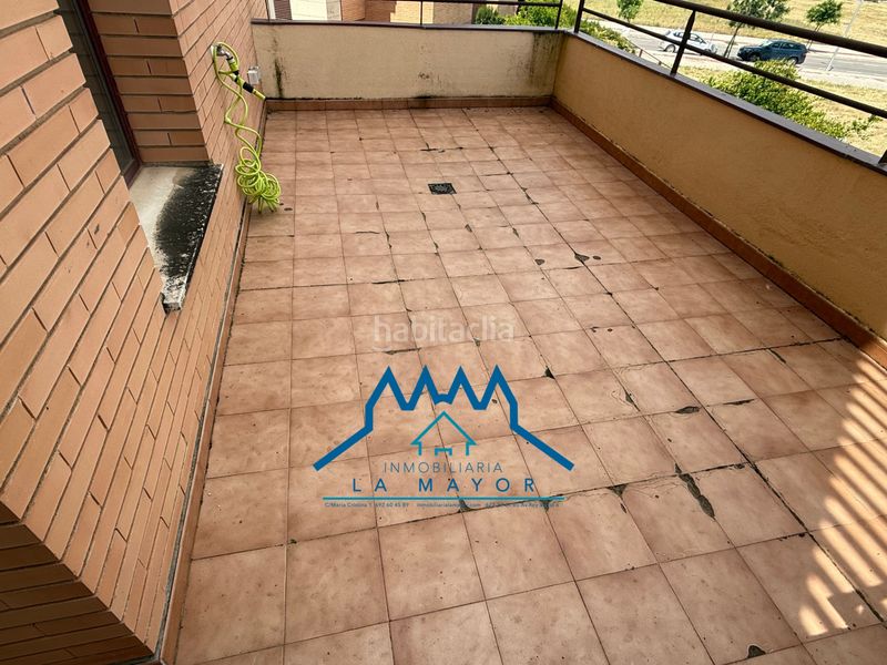 Foto bc0c46bc-59fe-4e81-a9f9-c48dc4fc90ff. Dúplex amb xemeneia calefacció aparcament piscina a Ciudad Real