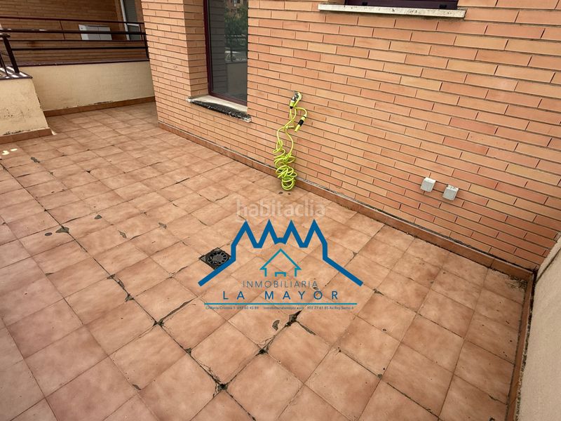 Foto d90f524f-f495-4e9b-9ff1-2d34ebb5475e. Dúplex amb xemeneia calefacció aparcament piscina a Ciudad Real