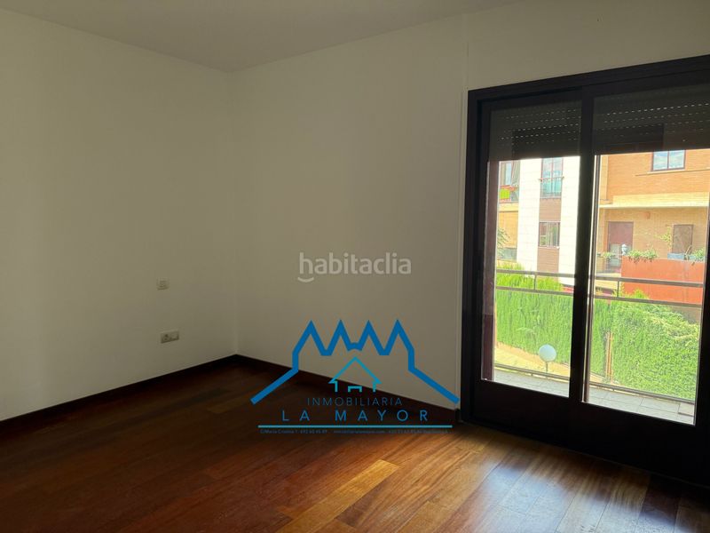 Foto fbb3a89a-7f6c-401c-b957-d20bd0904343. Dúplex amb xemeneia calefacció aparcament piscina a Ciudad Real