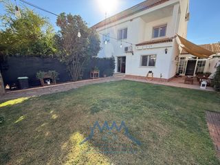Maison jumelée à Santa María - Pío XII. Chalet en venta, ciudad real