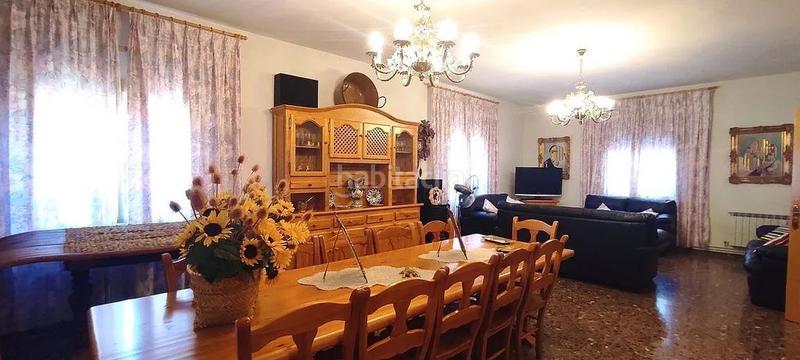 Foto b3639f74-c574-41d3-8fd0-b3aa59752e18. Chalet  a cinco minutos de ciudad real en Miguelturra