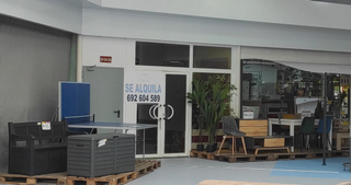Location Local commercial à N/a