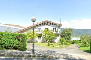 Casa aparellada  Andrearriaga bidea. Casa bifamiliar en ventas