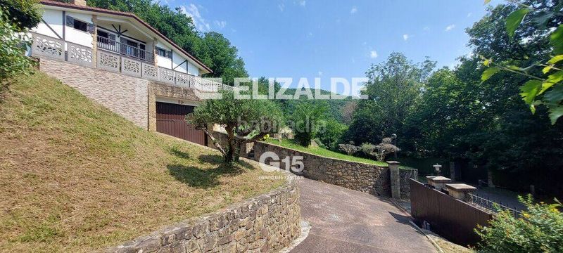 Foto 91ff8e75-b70e-4066-b57b-610a92ad2bc1. Casa amb calefacció aparcament piscina a Hondarribia