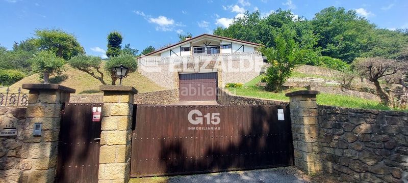 Foto ab4b4851-4783-4188-8afb-d6ad4a49d2f1. Casa amb calefacció aparcament piscina a Hondarribia