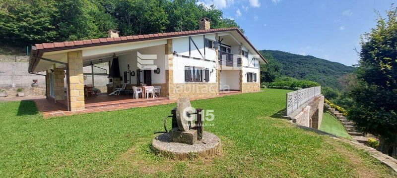 Foto c25263ae-e633-43a0-9058-a35f5a80b260. Casa amb calefacció aparcament piscina a Hondarribia