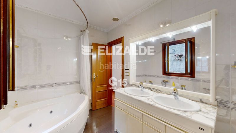 Foto f9a955cc-9d59-4bc2-bf7e-b1aedf48c8fc. Casa amb calefacció aparcament piscina a Hondarribia
